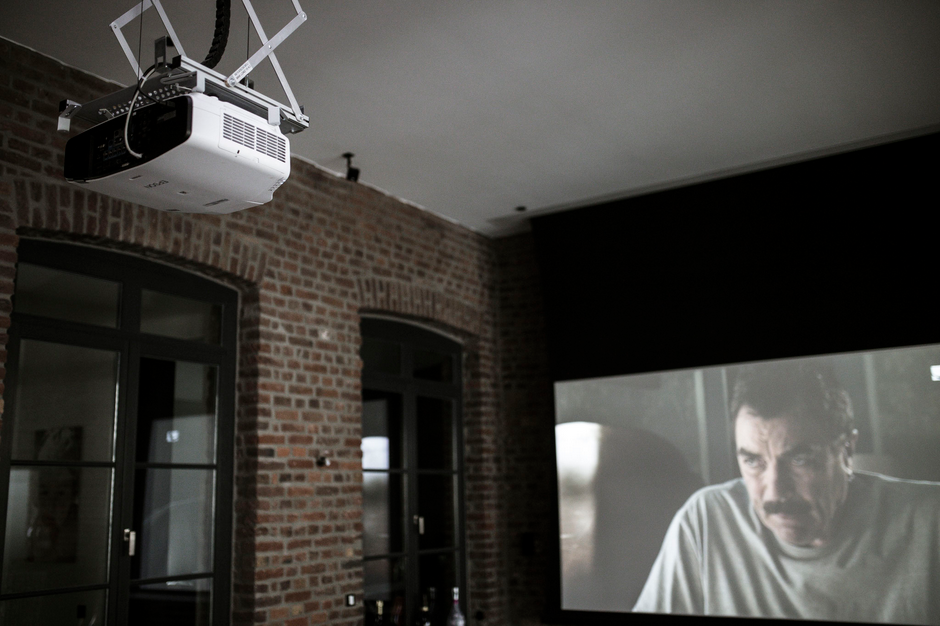 Screenshot 2025 09 02 at 23 05 02 Heimkino Projektor Heimkino Im Loft Beamer und Leinwand Fachhandel