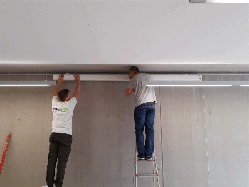 Screenshot 2025 09 02 at 23 26 46 Motor Leinwand Business AV Loesung Aus Alt Mach Neu Die Leinwandmontage