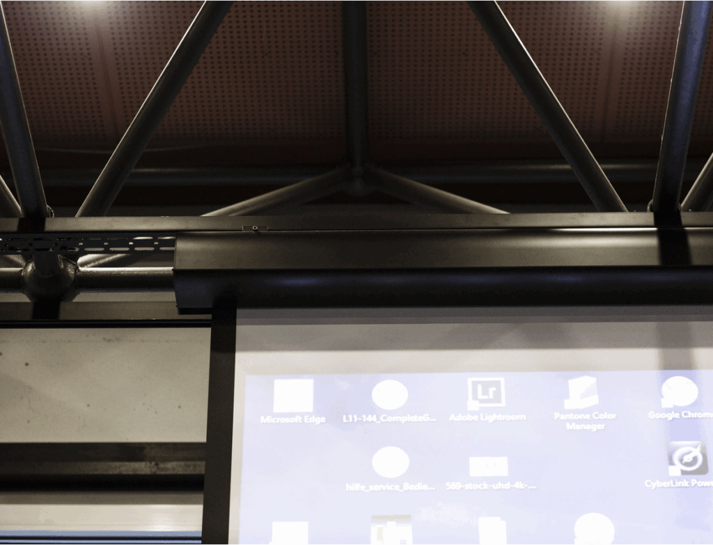 Screenshot 2025 09 02 at 22 44 54 Beamer Im Gemeindesaal Beamer und Leinwand Fachhandel