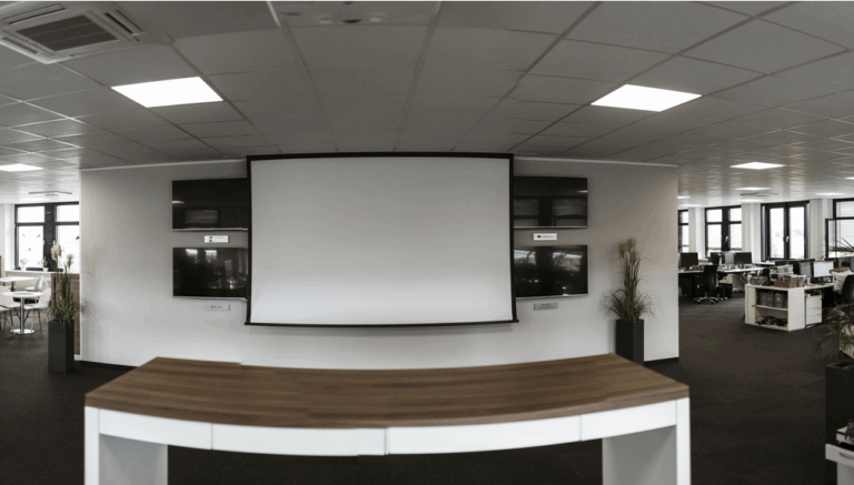 Screenshot 2025-09-08 at 15-37-48 Business Beamer Düsseldorf Heimkinopartner und Businesspartner Düsseldorf