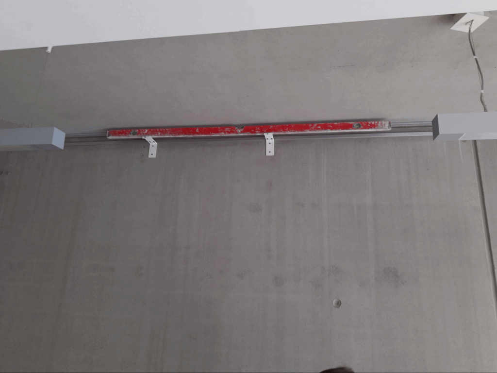Screenshot 2025 09 09 at 19 53 31 Leinwand Business AV Loesung Aus Alt Mach Neu 3 Meter Leinwand Im Medienraum