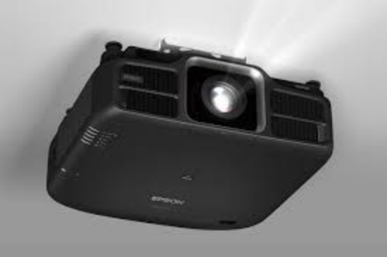 Screenshot 2025 09 19 at 02 28 34 Epson EB L1490U Gehaeuse Weiss Epson EB L1490U Beamer und Leinwand Fachhandel