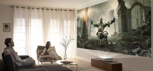 Samsung Laser TV im Wohnzimmer  beamer-freund.de, laser projektor, Laser TV